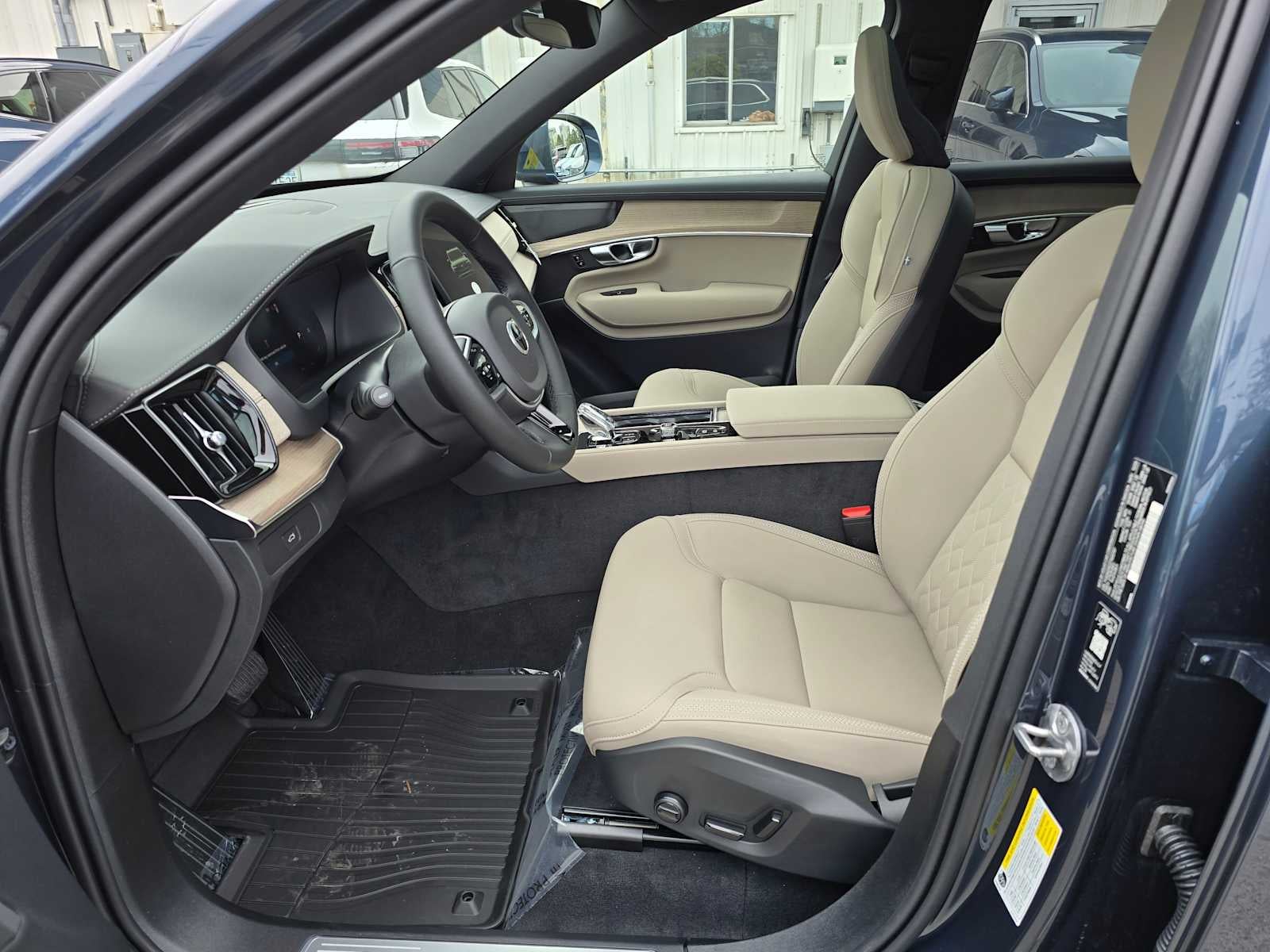 2026 Volvo XC90 Plus