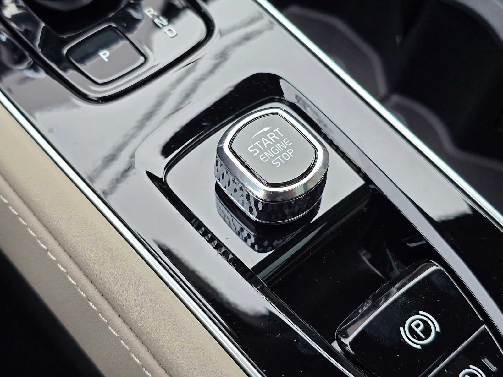 2026 Volvo XC90 Plus