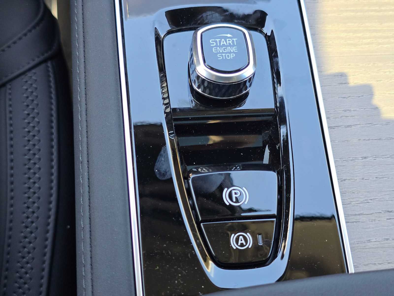 2026 Volvo XC90 Plus