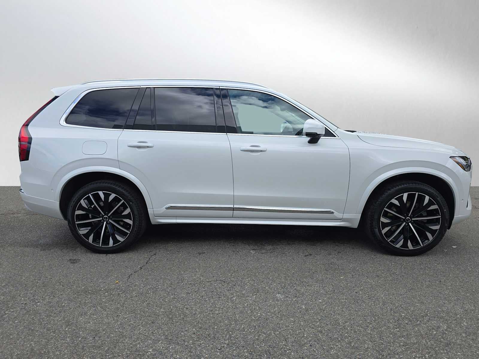 2026 Volvo XC90 Plus