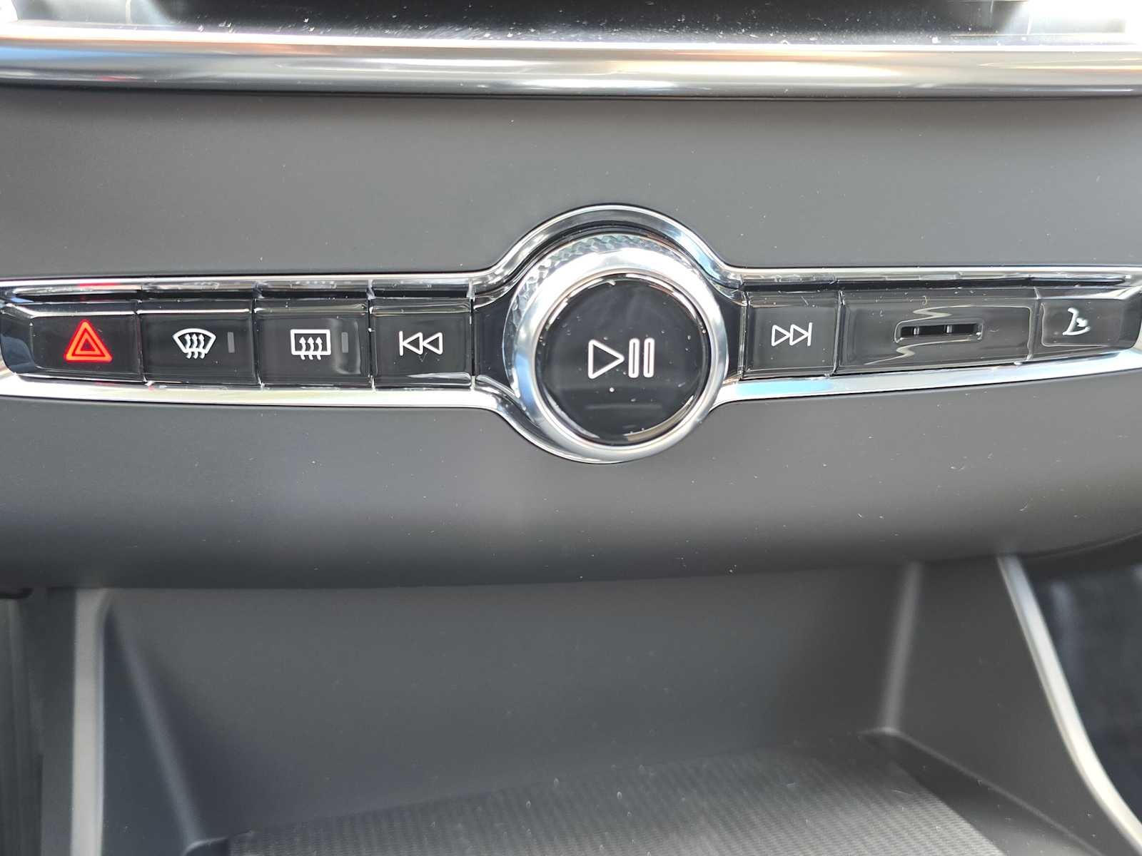 2026 Volvo XC90 Plus