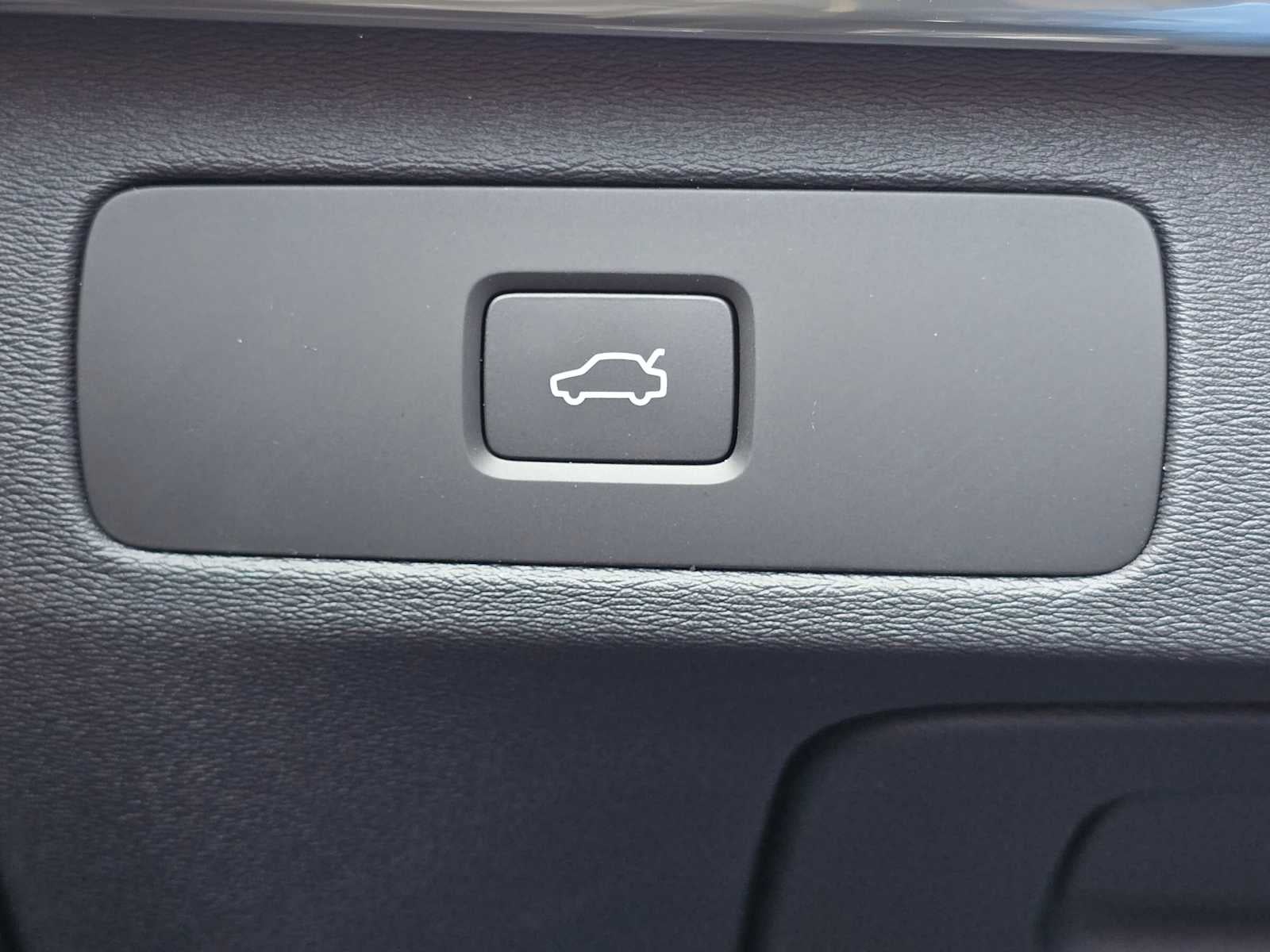 2026 Volvo XC90 Plus