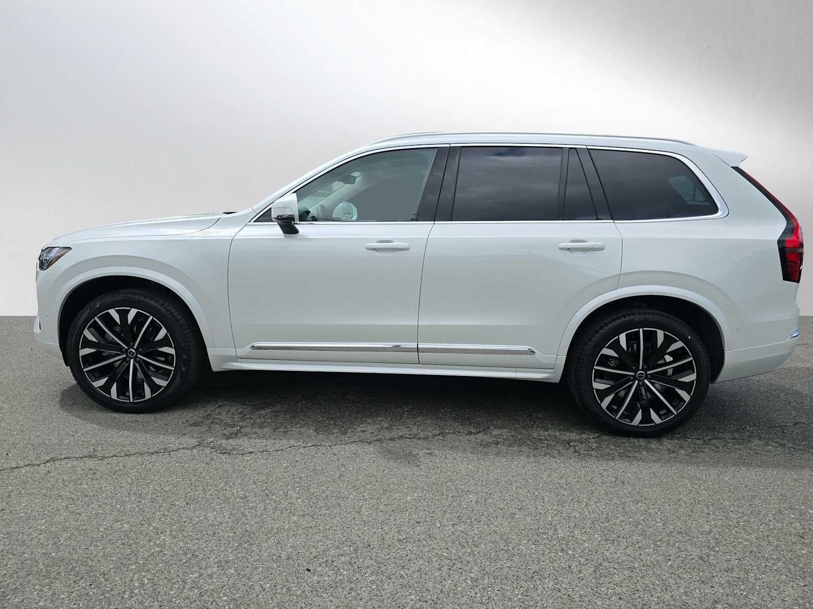 2026 Volvo XC90 Plus