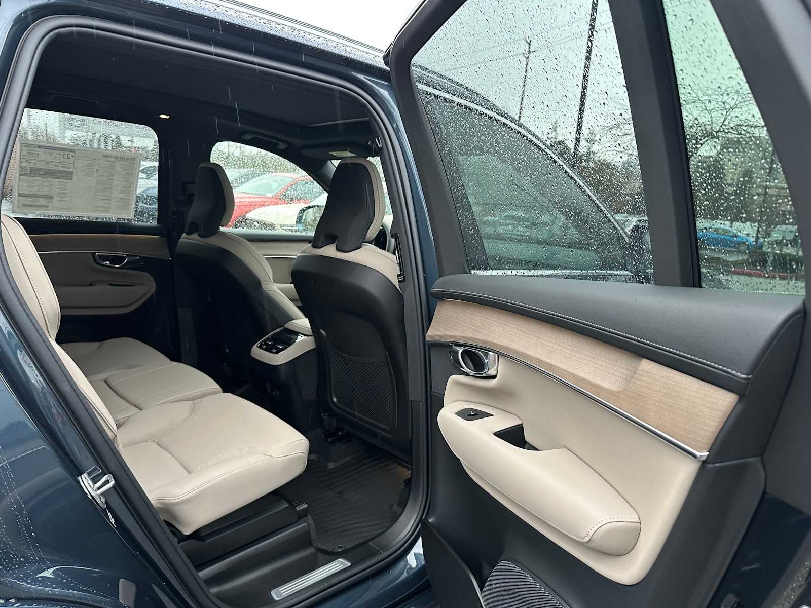 2026 Volvo XC90 Plus