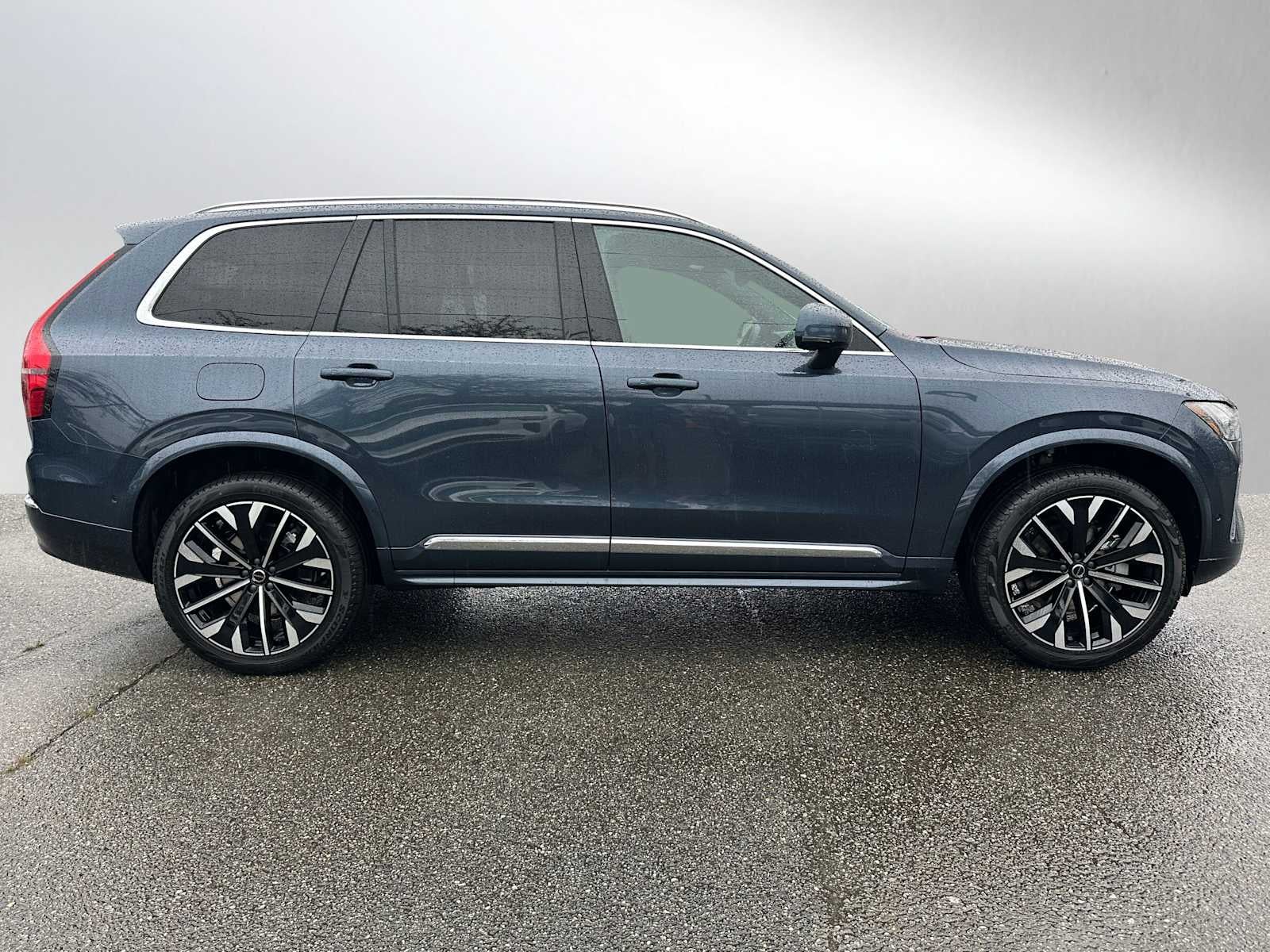 2026 Volvo XC90 Plus