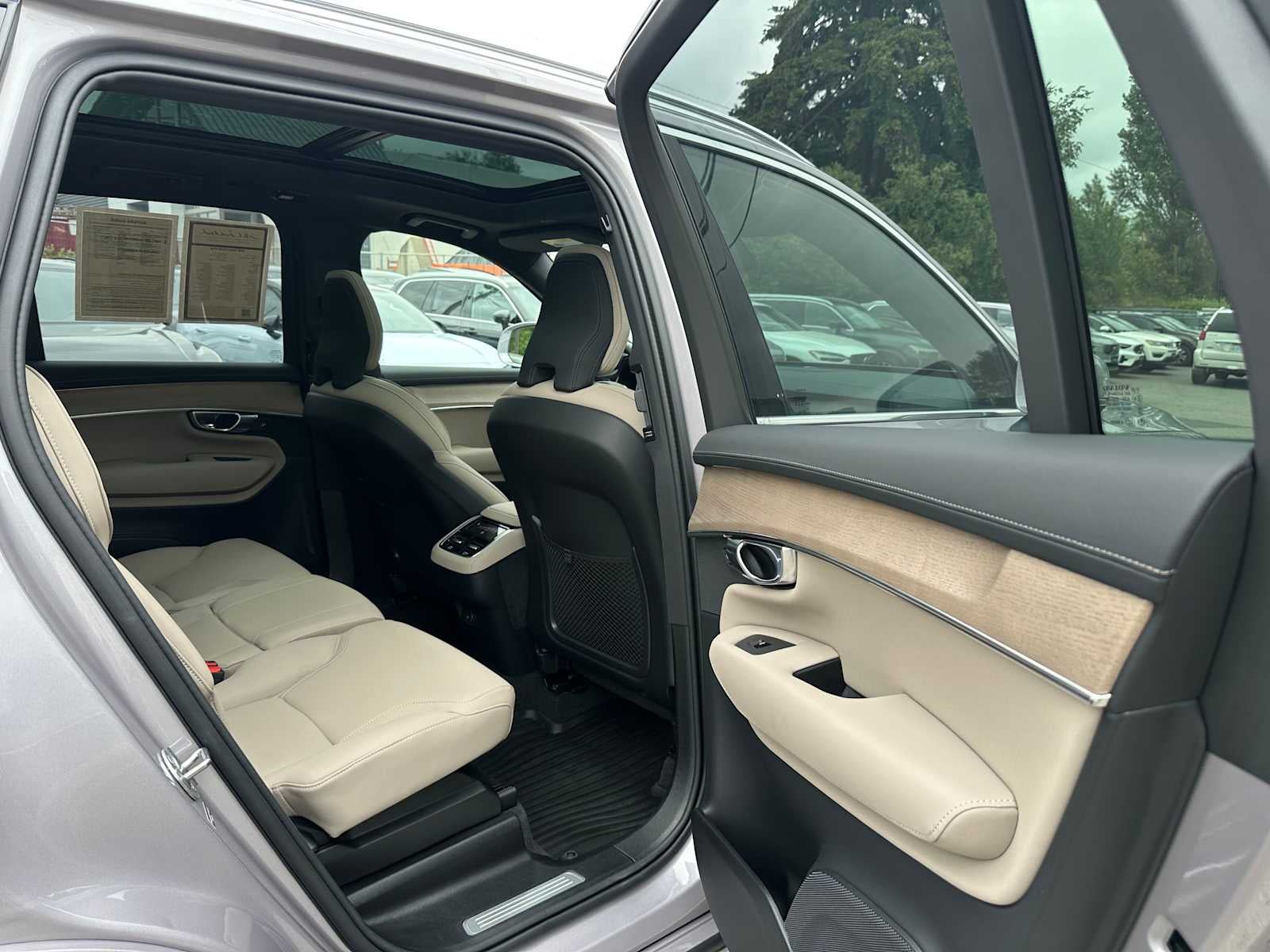 2026 Volvo XC90 Plus