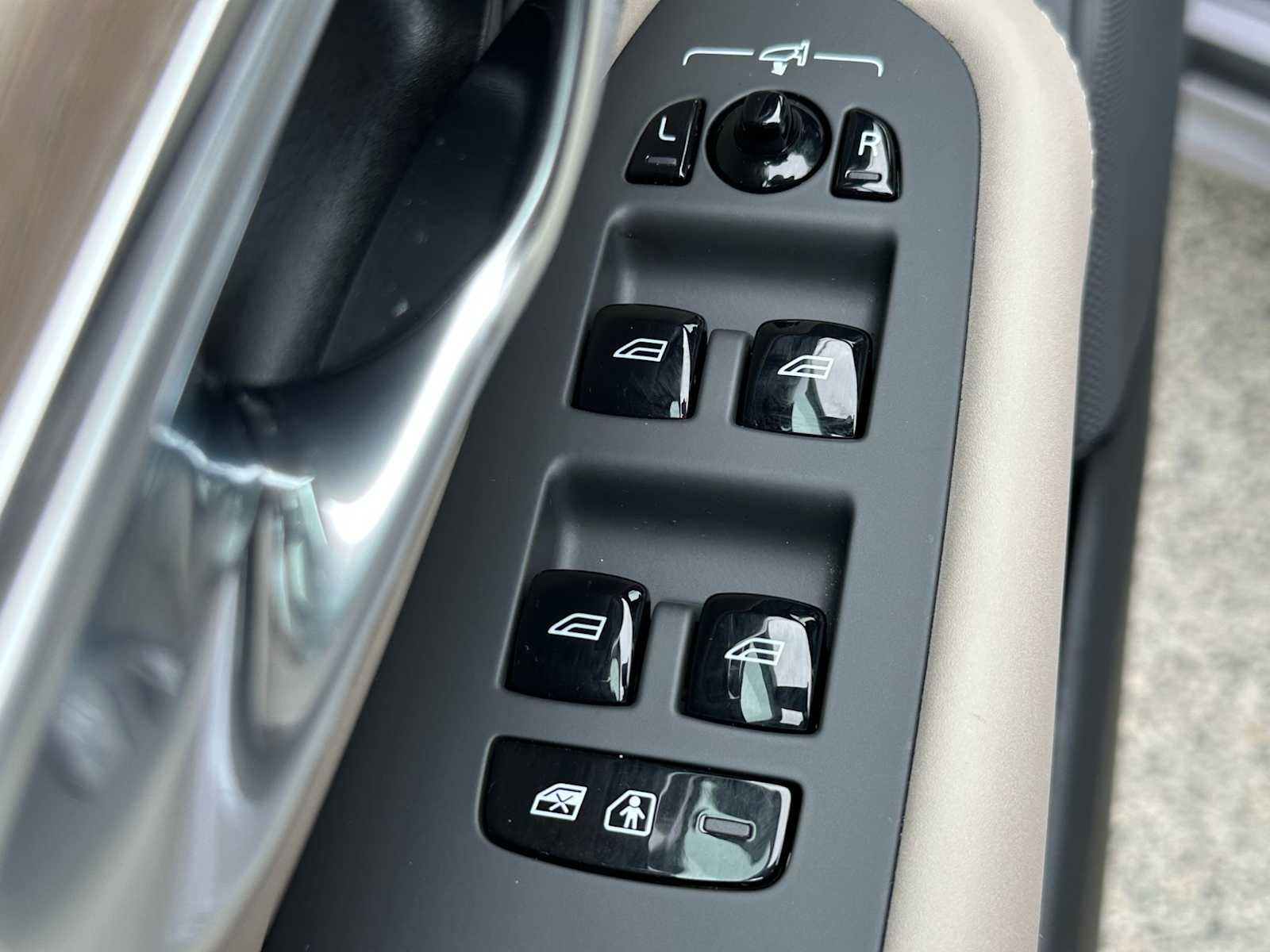 2026 Volvo XC90 Plus