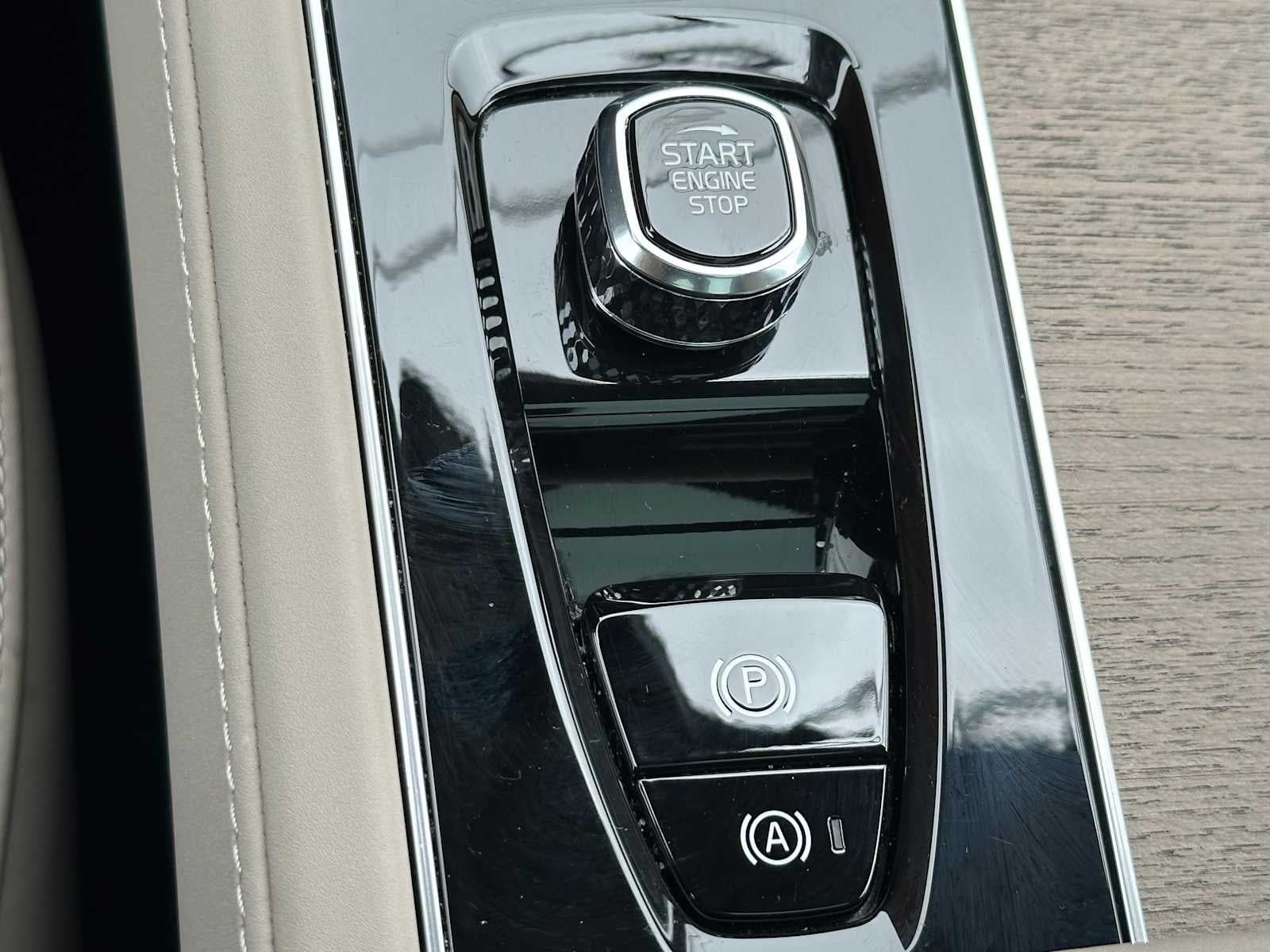 2026 Volvo XC90 Plus
