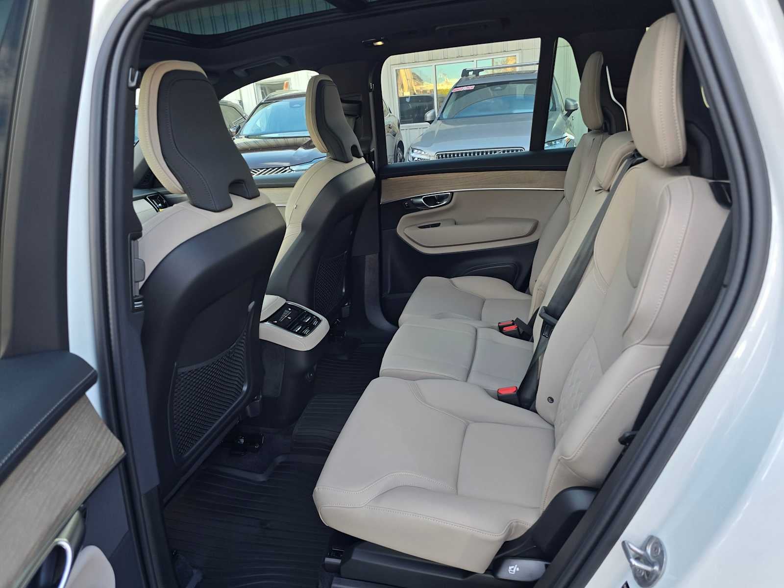 2026 Volvo XC90 Plus