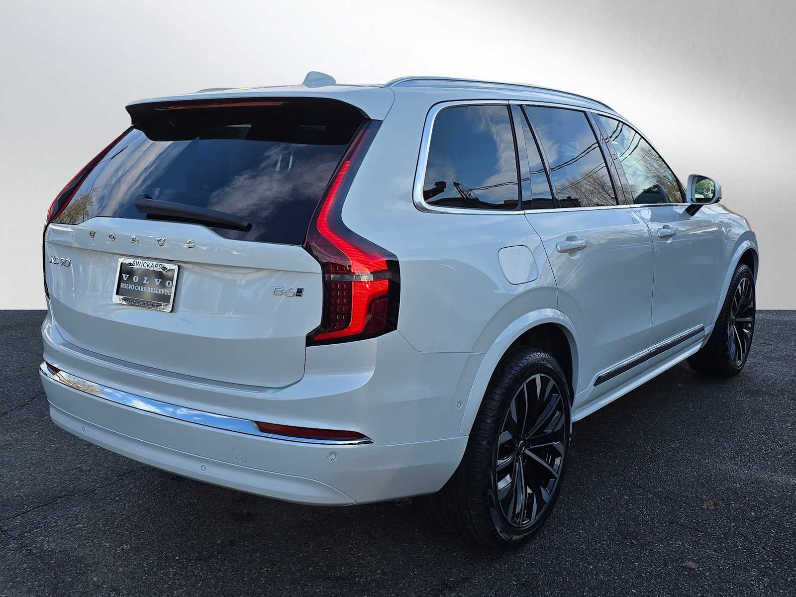 2026 Volvo XC90 Plus