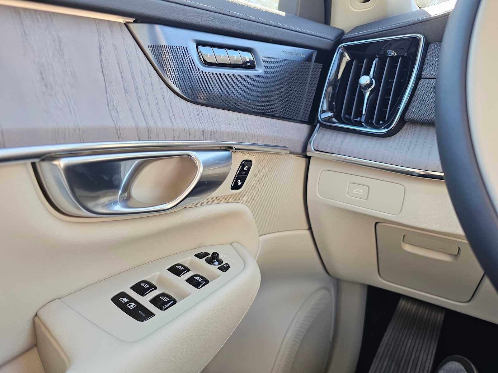 2026 Volvo XC90 Ultra