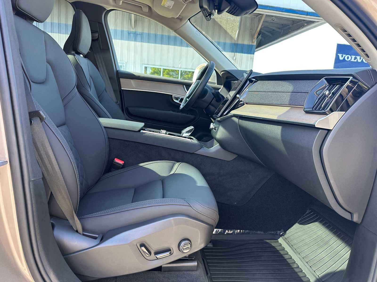 2026 Volvo XC90 Core