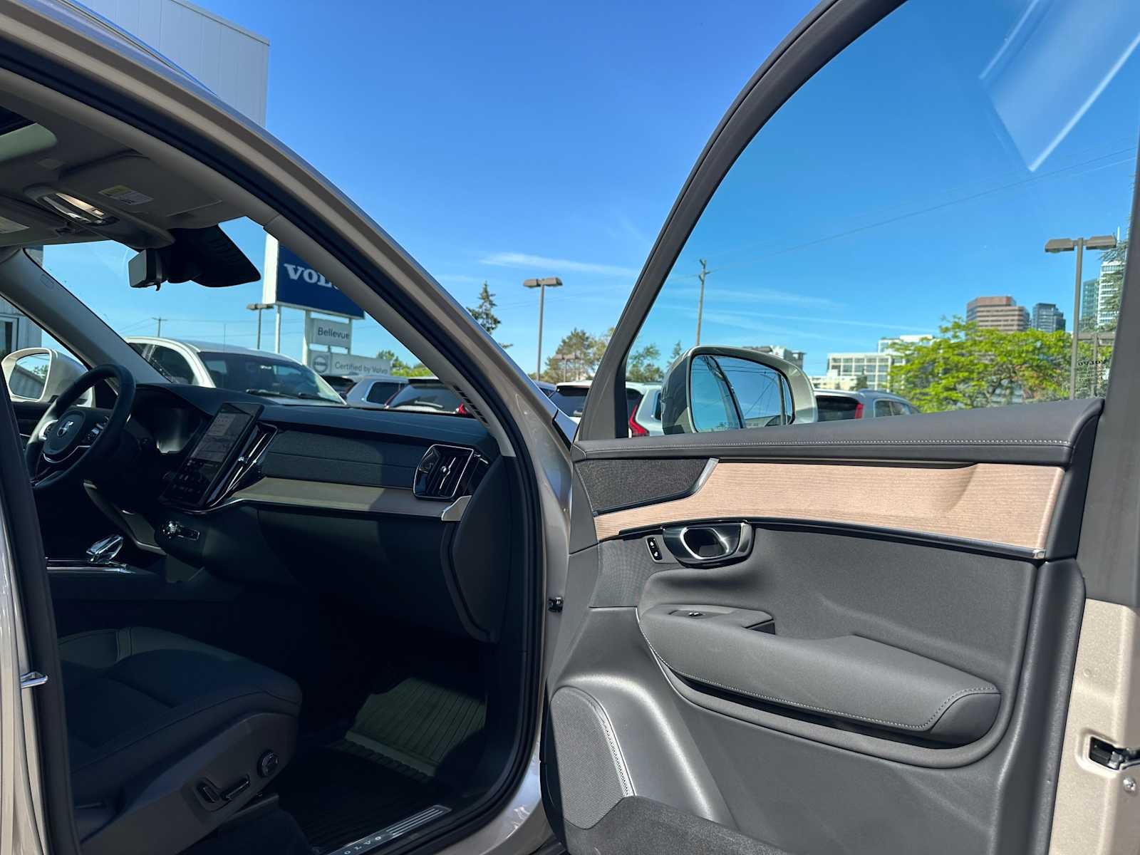 2026 Volvo XC90 Core