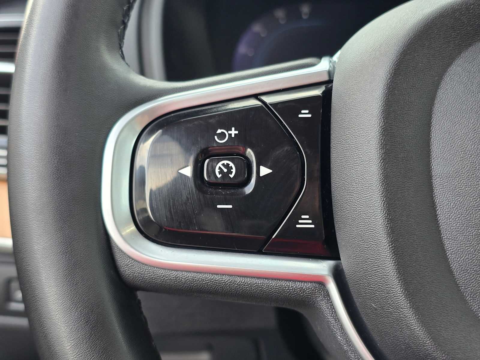 2023 Volvo XC90 Plus