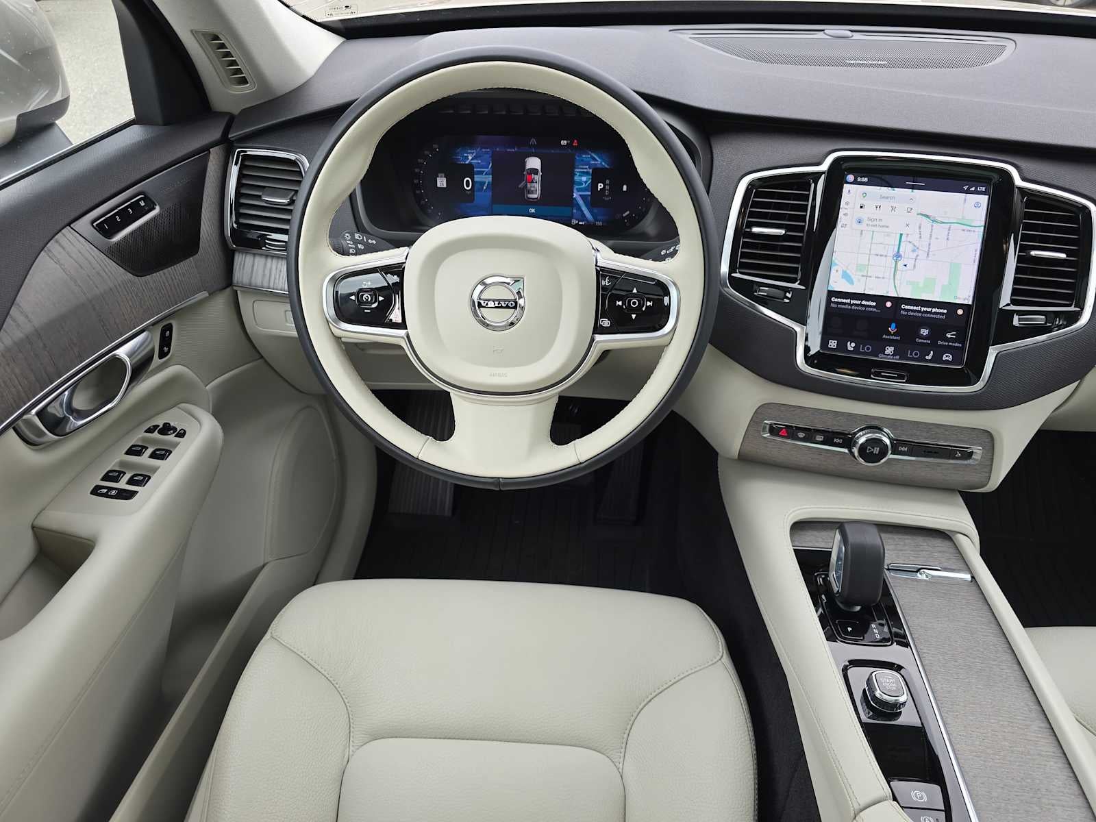2023 Volvo XC90 Plus