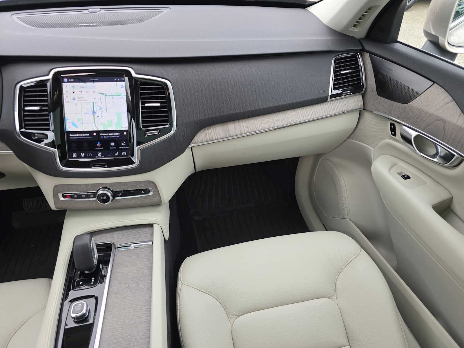 2023 Volvo XC90 Plus