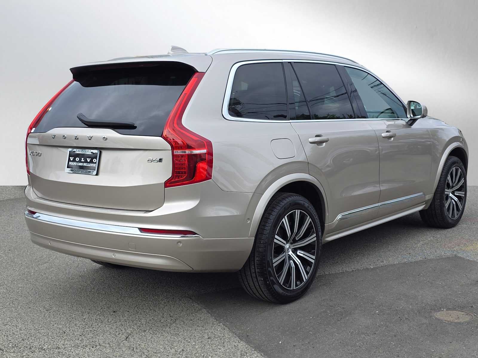 2023 Volvo XC90 Plus