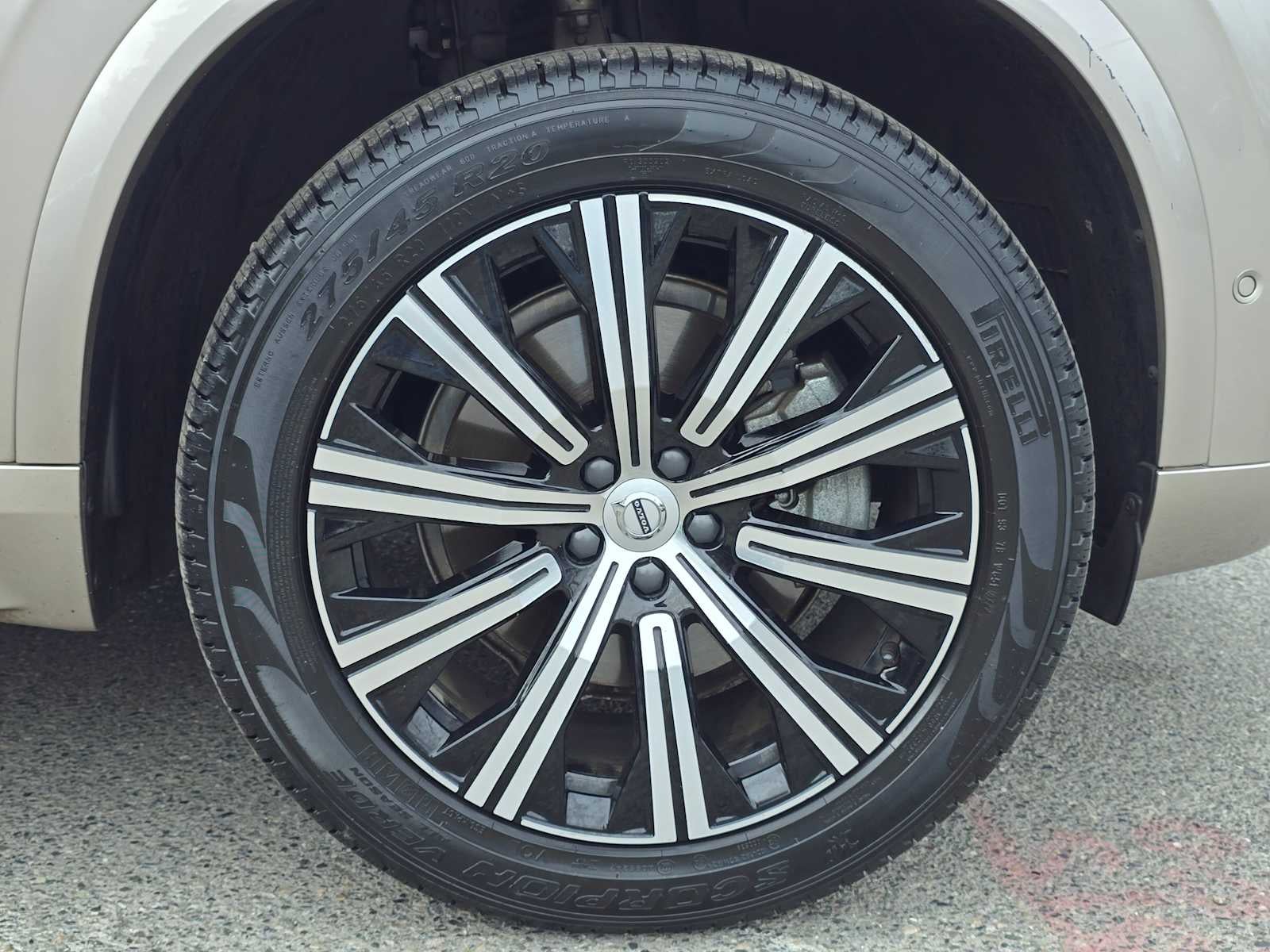 2023 Volvo XC90 Plus