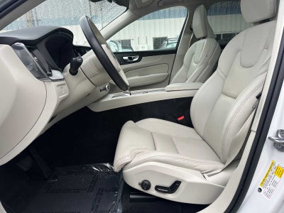 2023 Volvo XC60 Ultimate Bright Theme