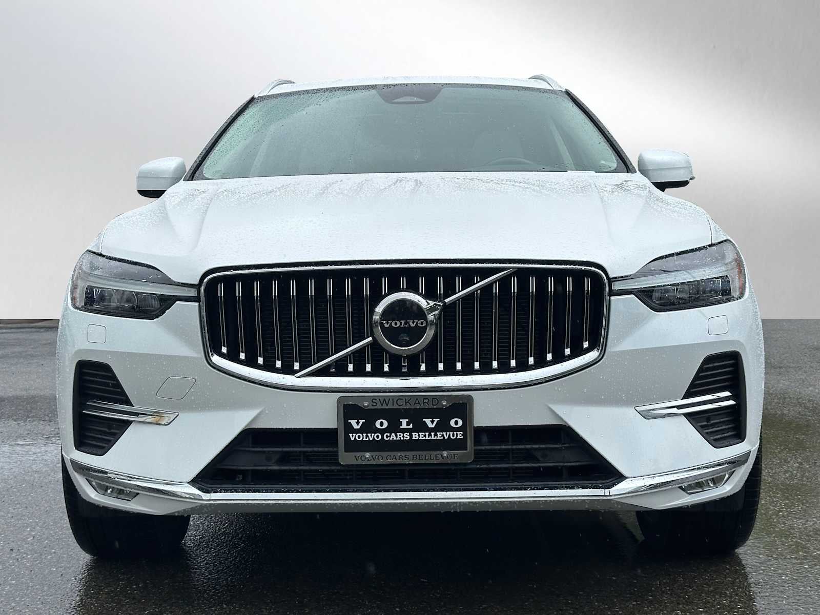 2023 Volvo XC60 Ultimate Bright Theme