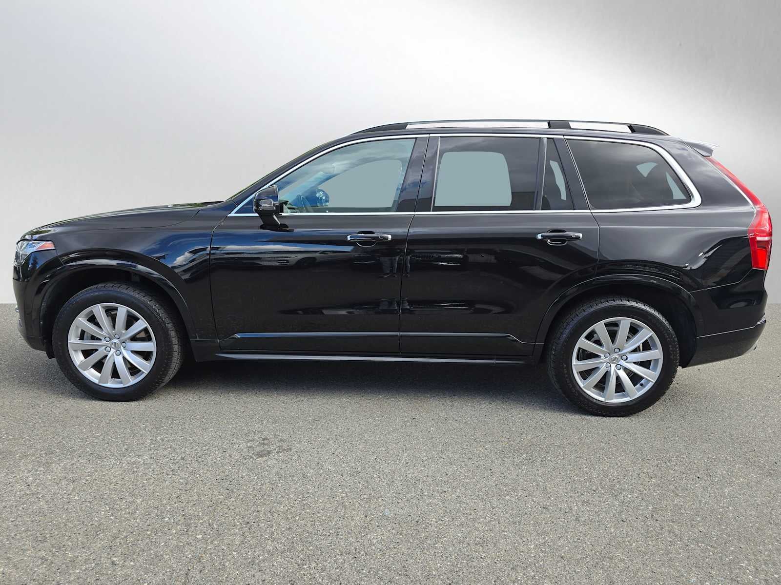 2019 Volvo XC90 Momentum