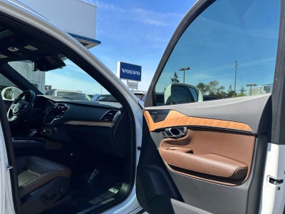 2022 Volvo XC90 Momentum