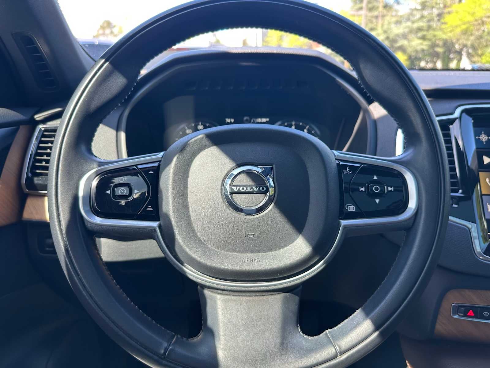 2022 Volvo XC90 Momentum