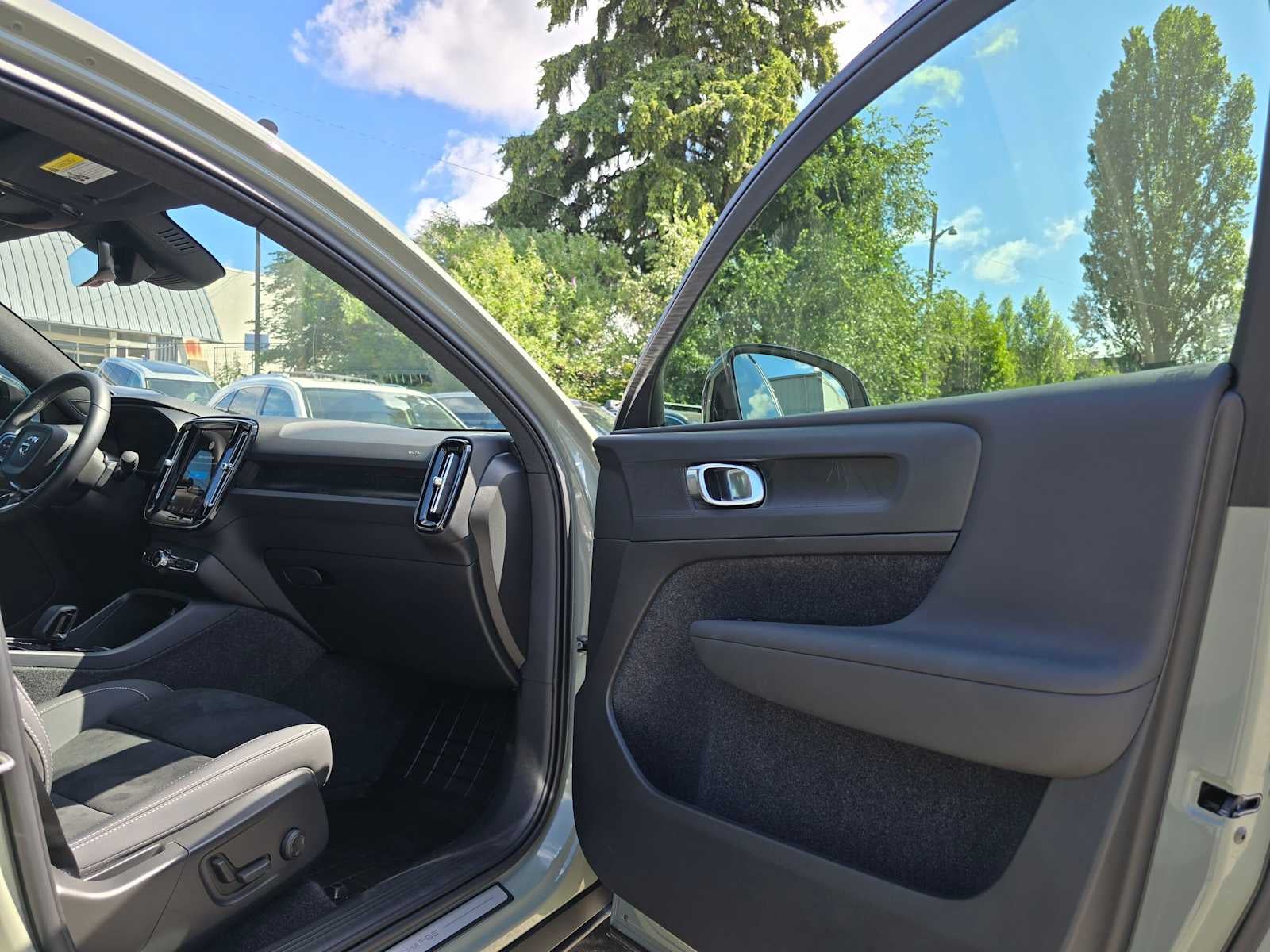 2023 Volvo C40 Recharge Pure Electric Plus
