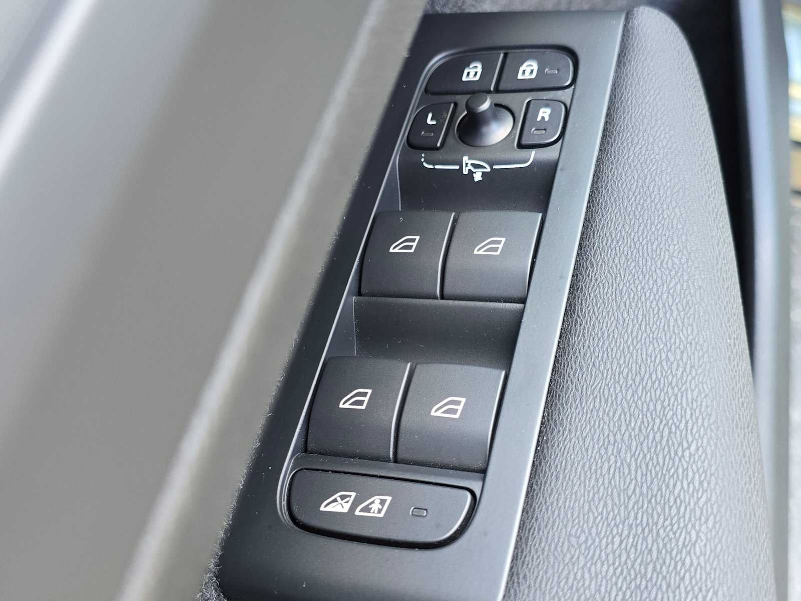 2023 Volvo C40 Recharge Pure Electric Plus