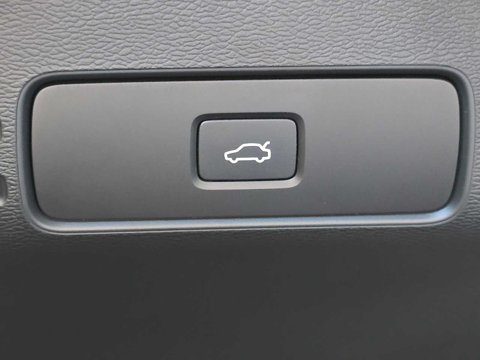 2023 Volvo C40 Recharge Pure Electric Plus