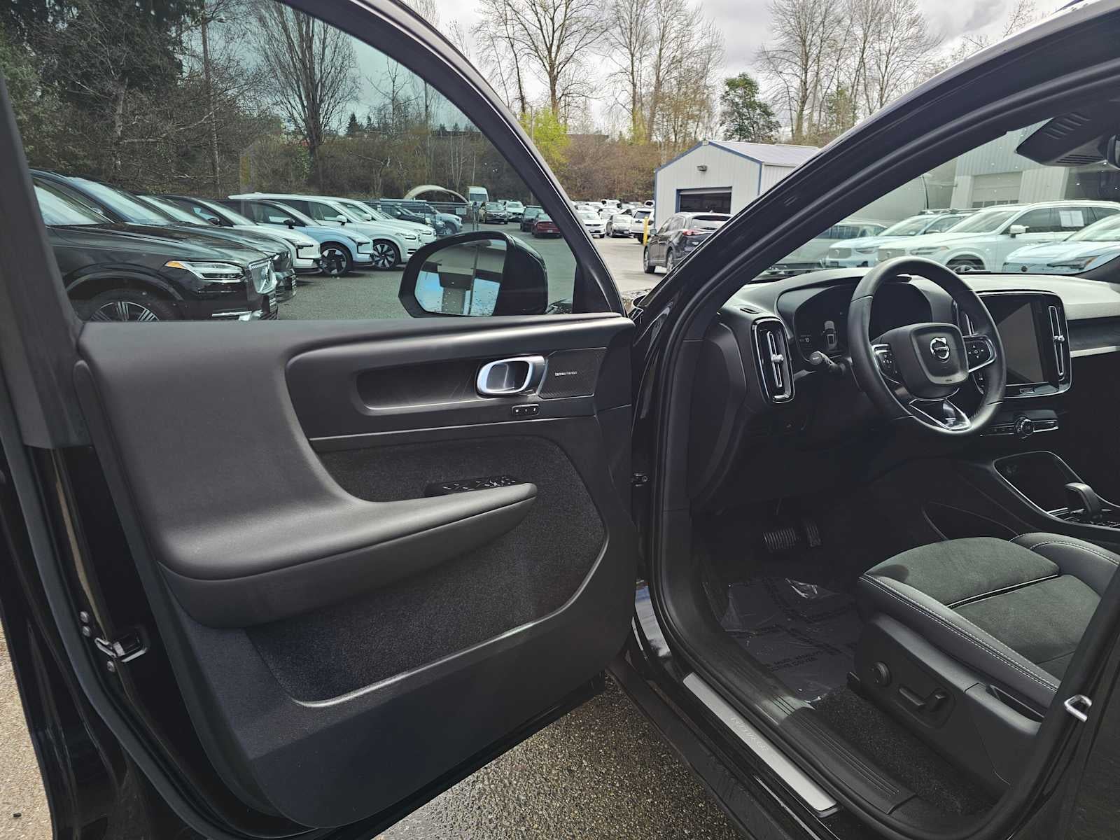 2023 Volvo XC40 Recharge Pure Electric Ultimate