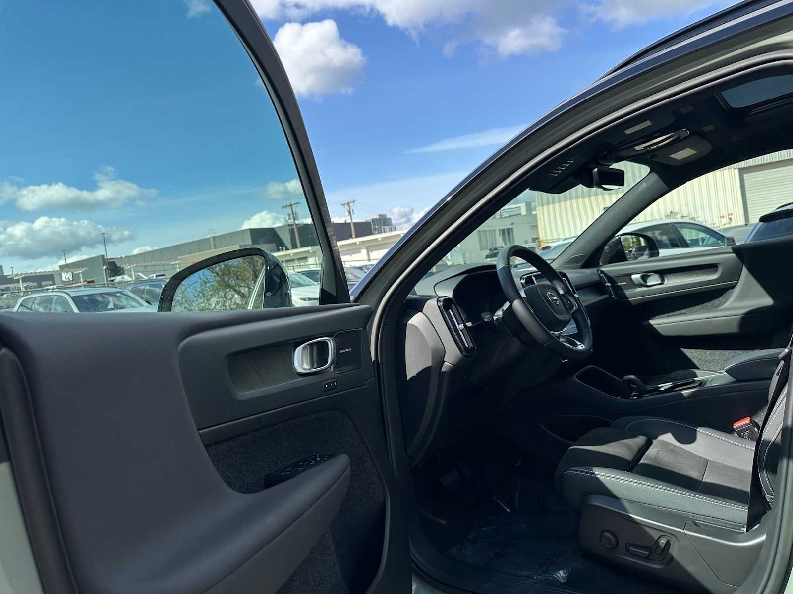 2023 Volvo XC40 Recharge Pure Electric Ultimate