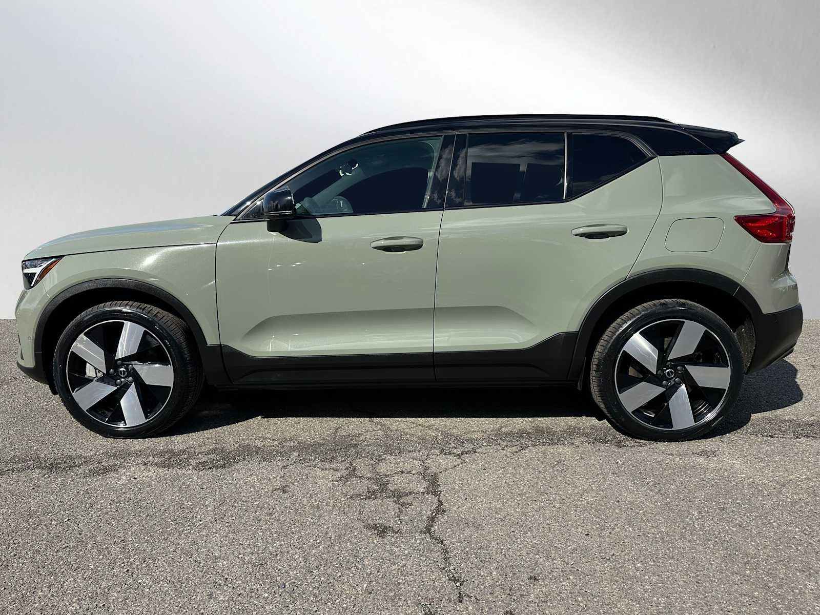 2023 Volvo XC40 Recharge Pure Electric Ultimate