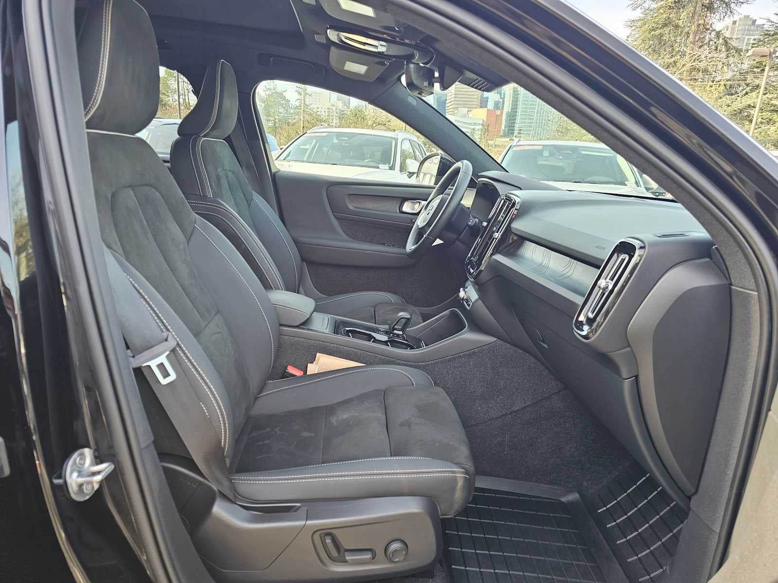 2023 Volvo XC40 Recharge Pure Electric Ultimate