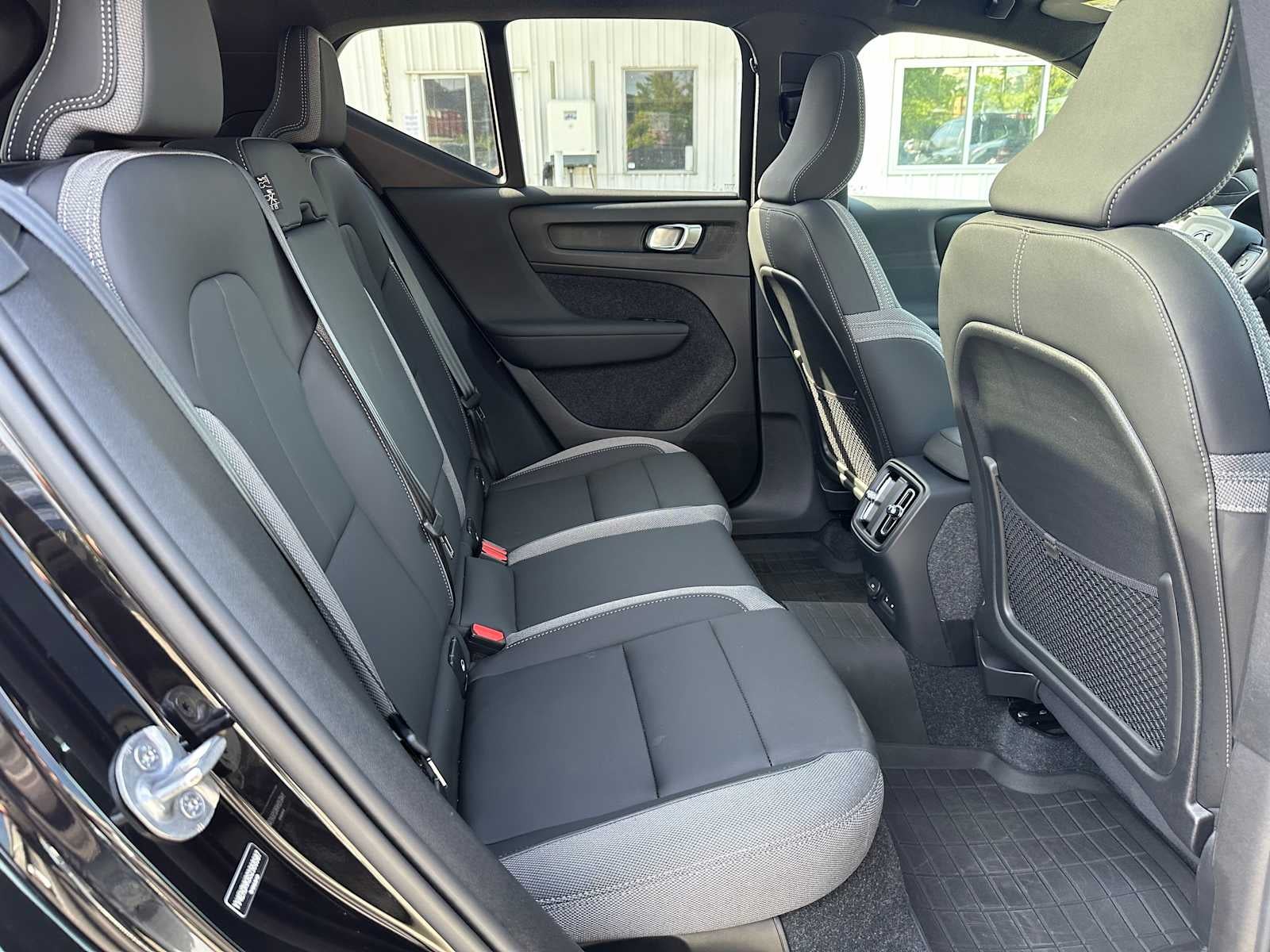 2025 Volvo EX40 Plus