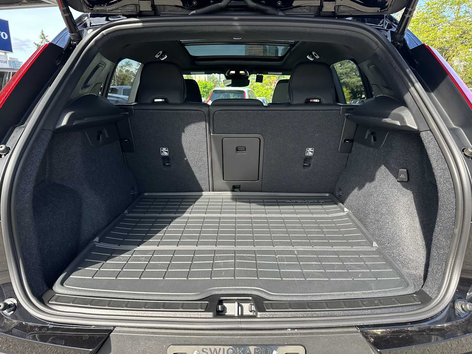 2025 Volvo EX40 Plus