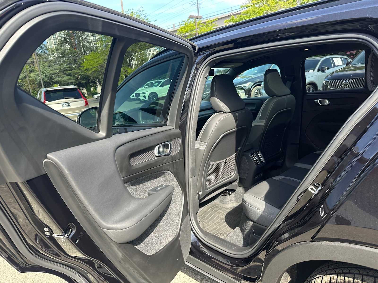 2025 Volvo EX40 Plus