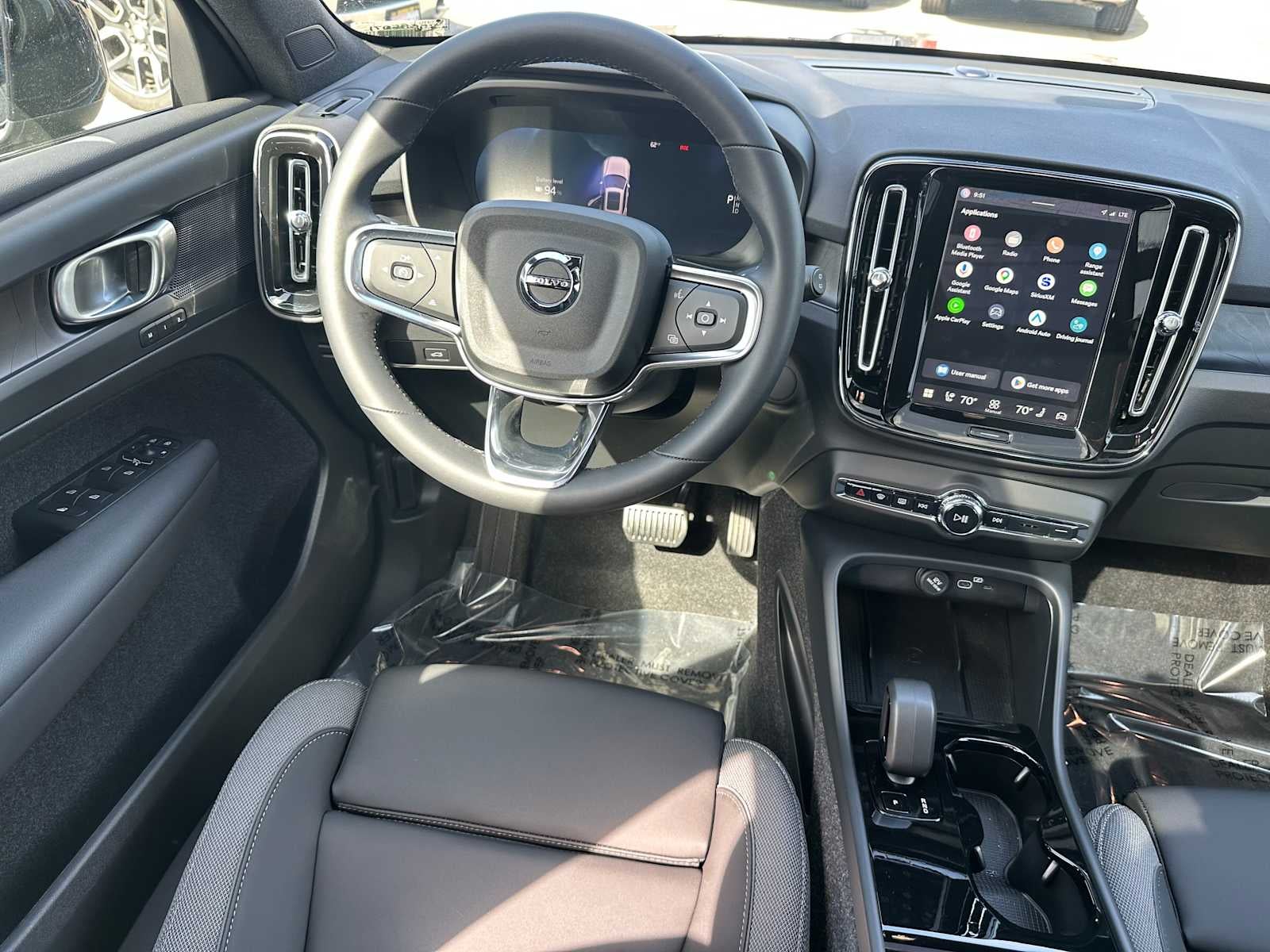 2025 Volvo EX40 Plus
