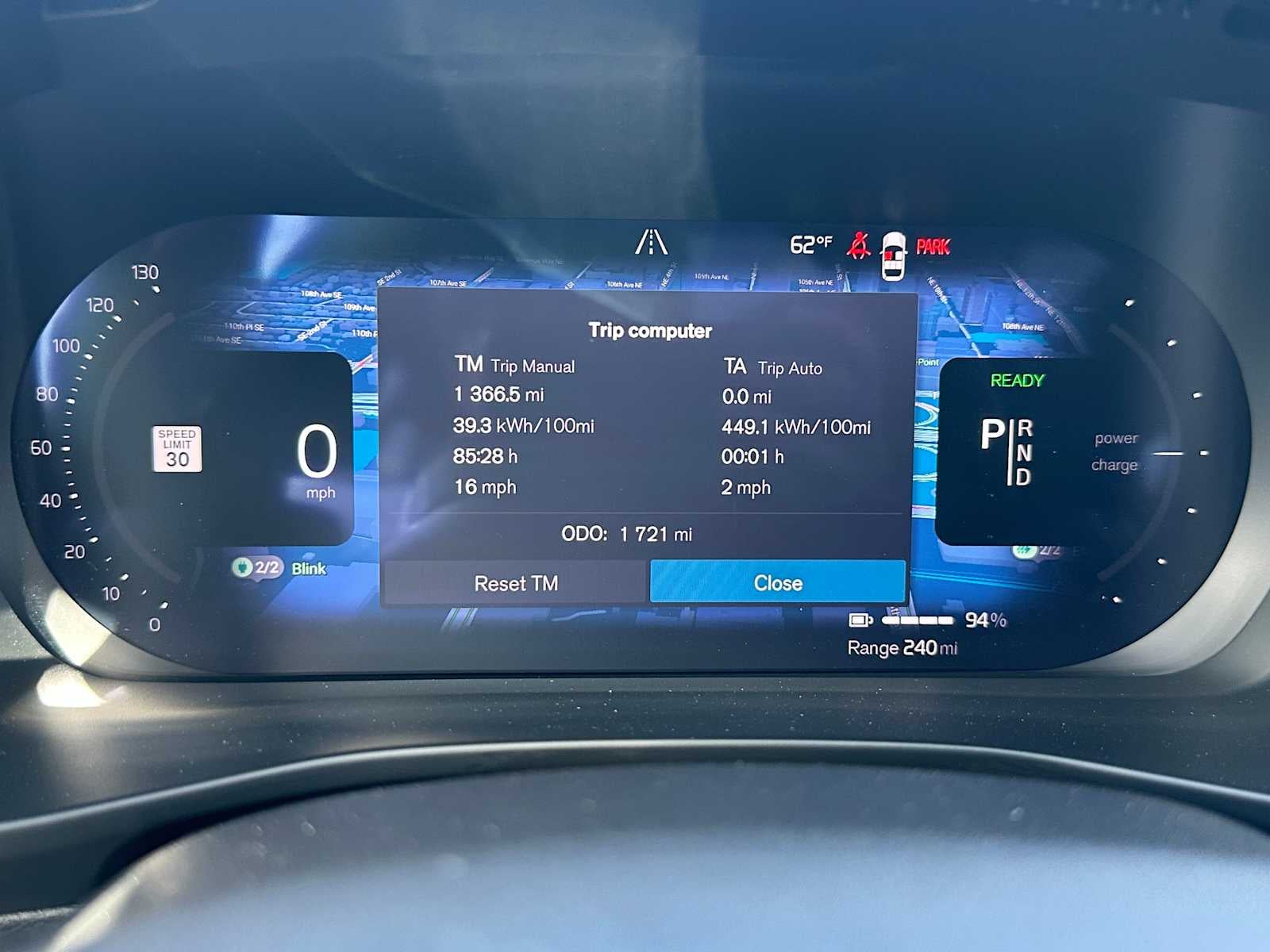 2025 Volvo EX40 Plus