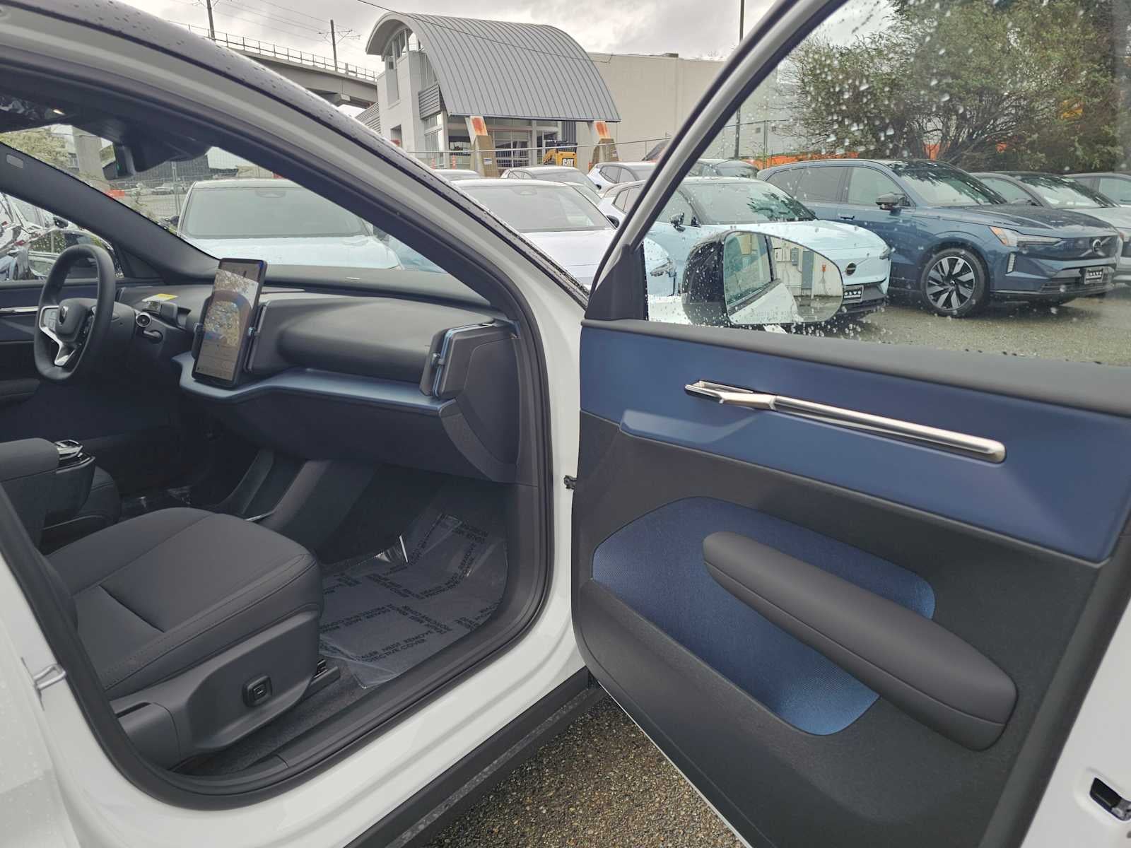 2026 Volvo EX30 Cross Country Ultra