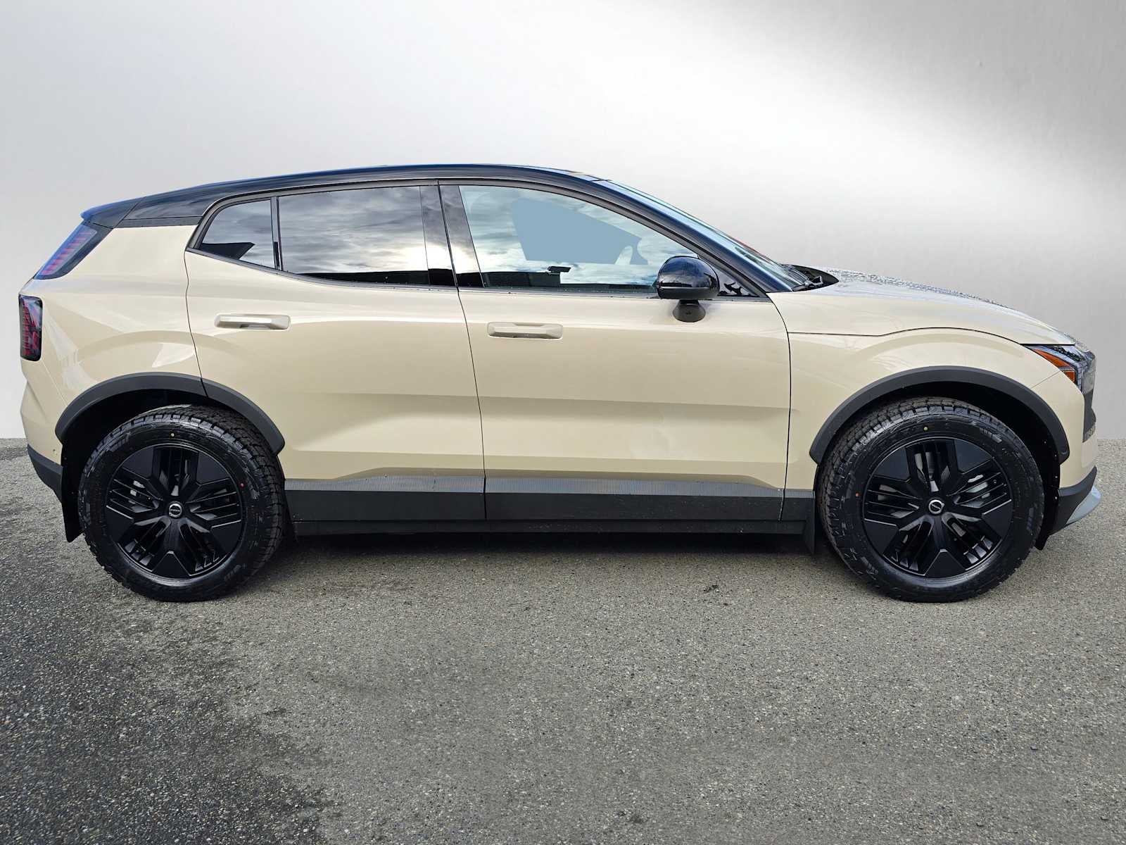 2026 Volvo EX30 Cross Country Ultra