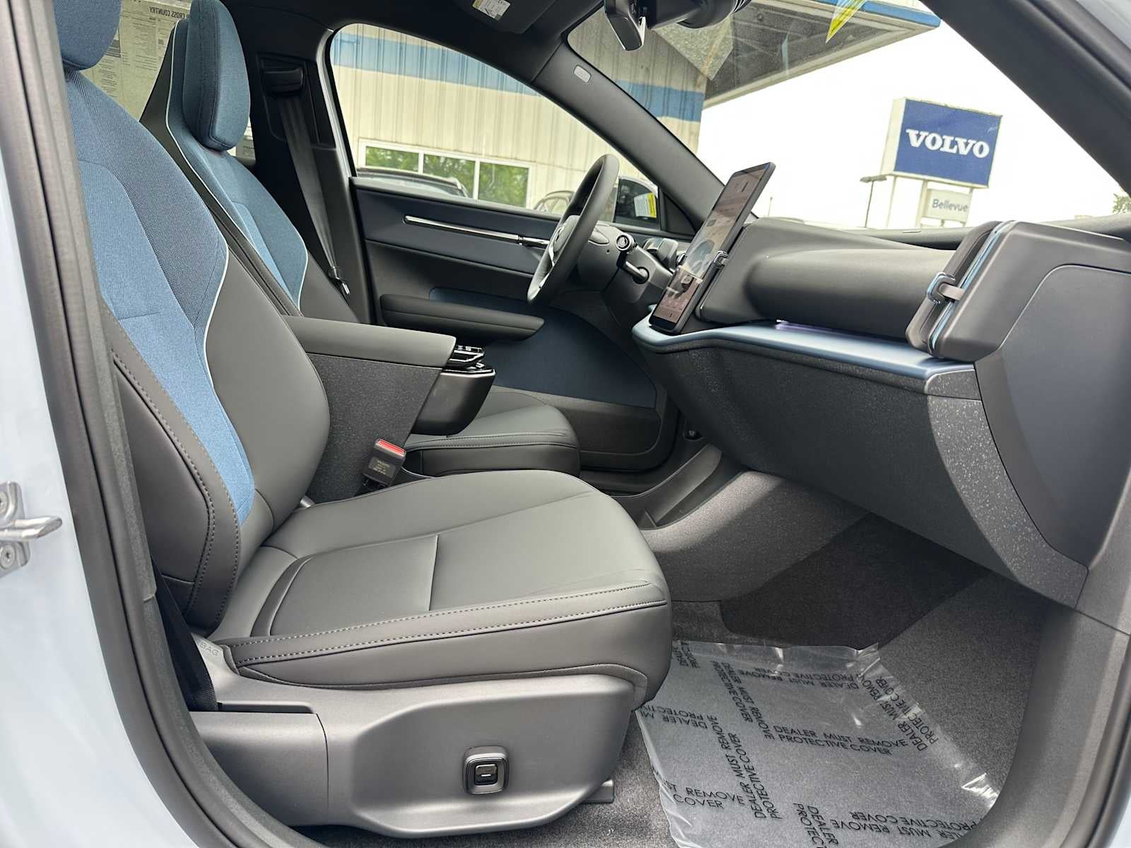 2026 Volvo EX30 Cross Country Ultra