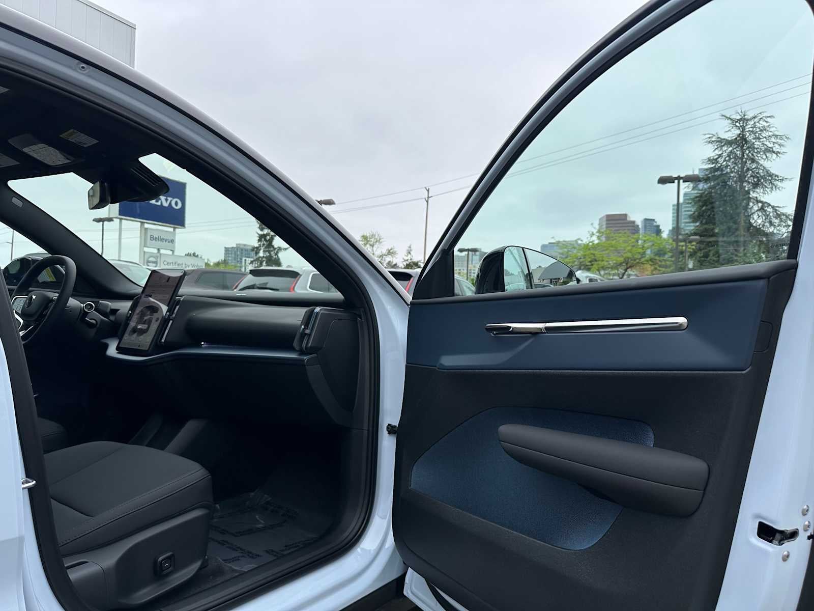 2026 Volvo EX30 Cross Country Ultra