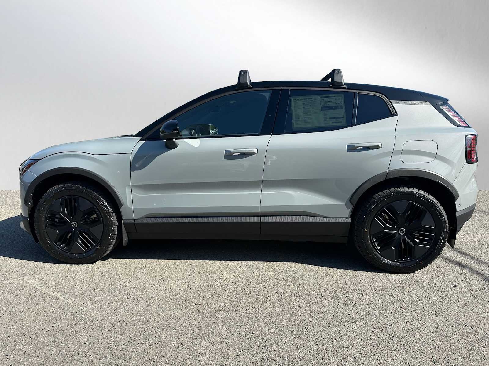 2026 Volvo EX30 Cross Country Ultra