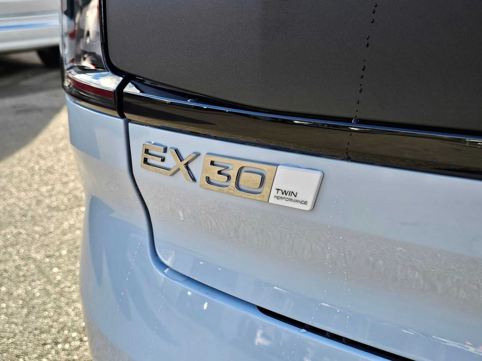 2026 Volvo EX30 Cross Country Ultra