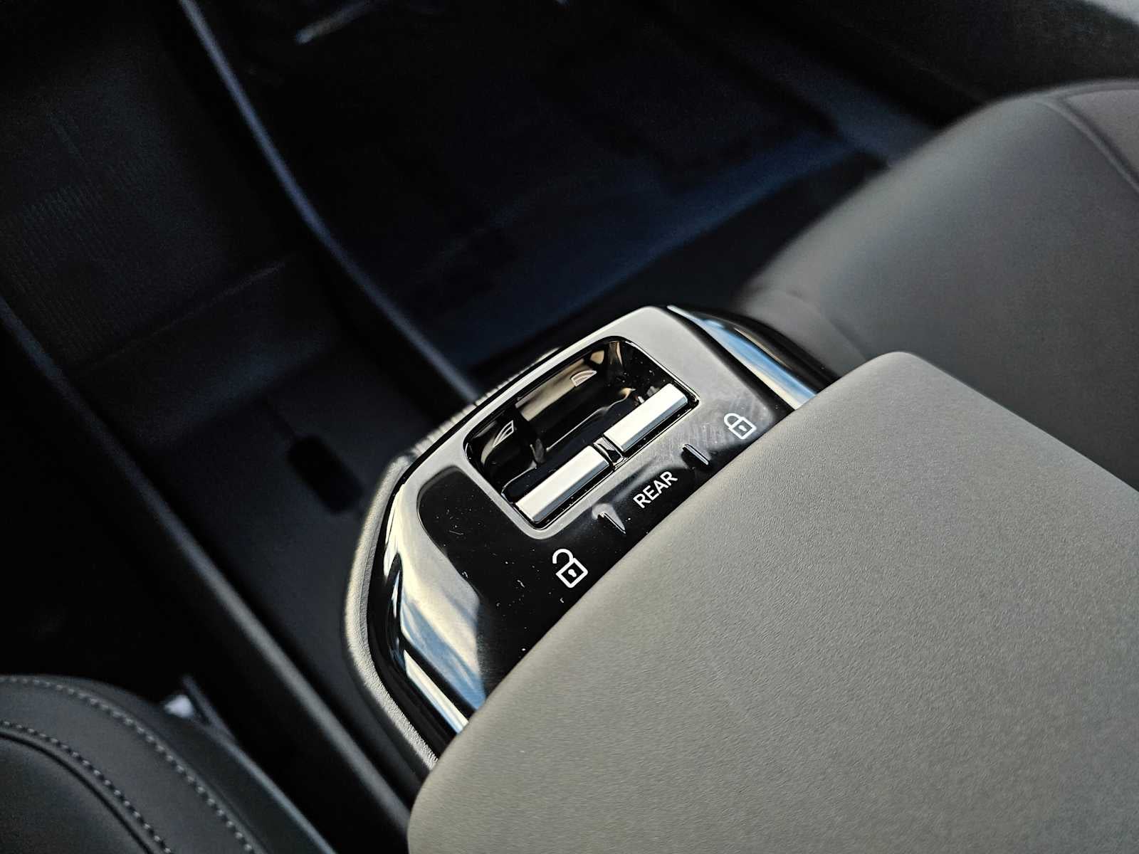 2026 Volvo EX30 Cross Country Ultra