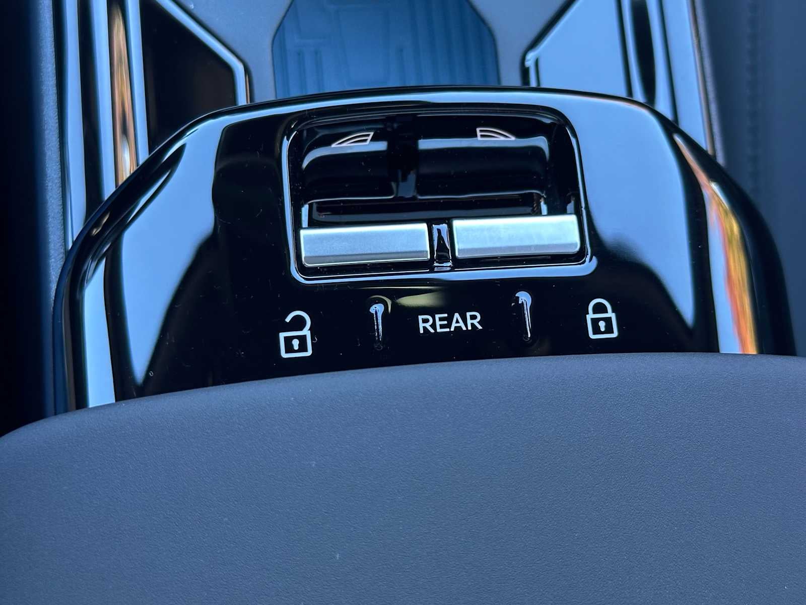 2025 Volvo EX30 Plus
