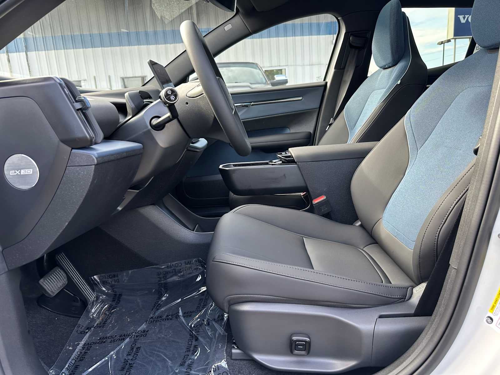 2025 Volvo EX30 Plus