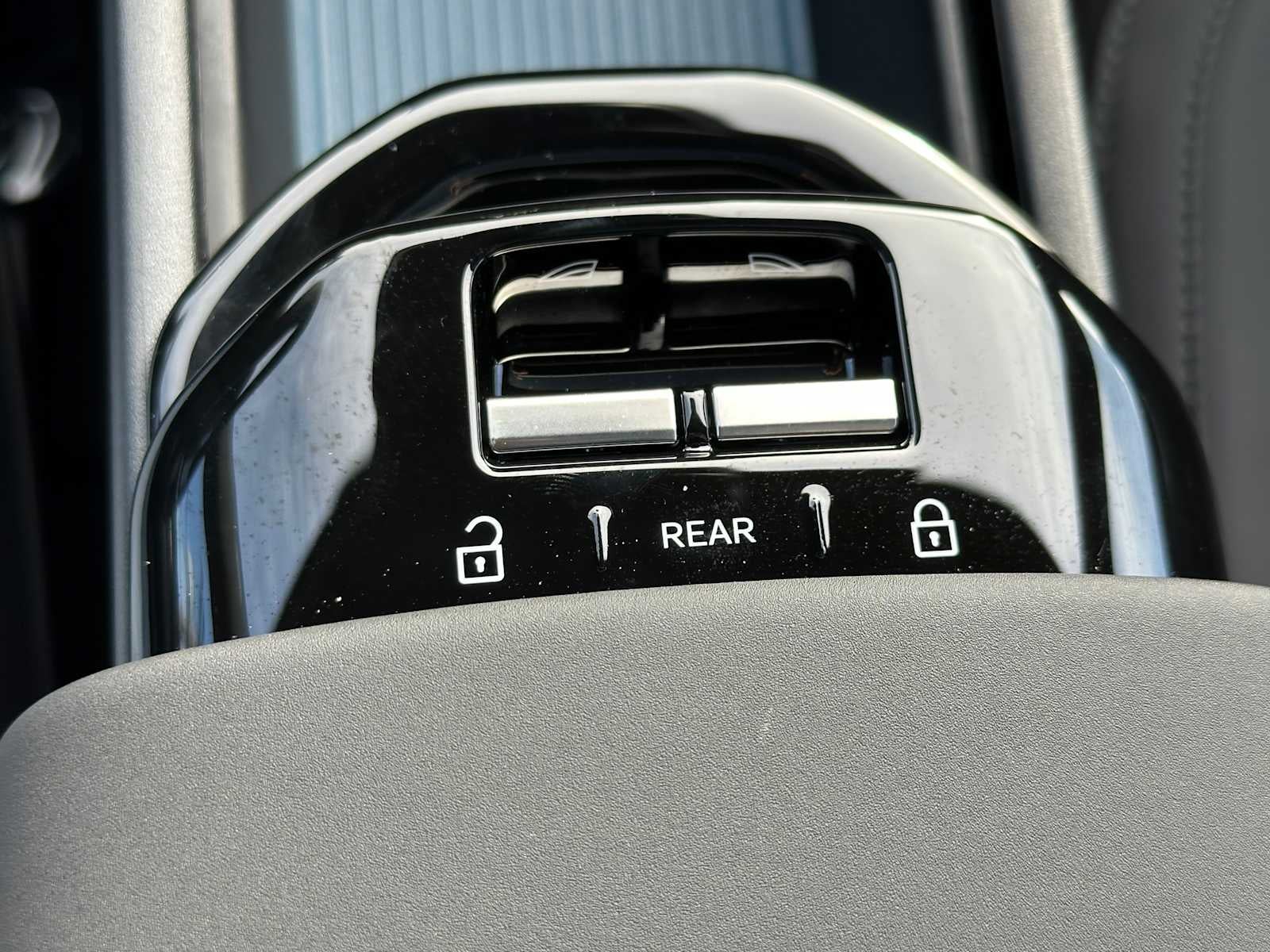 2025 Volvo EX30 Plus