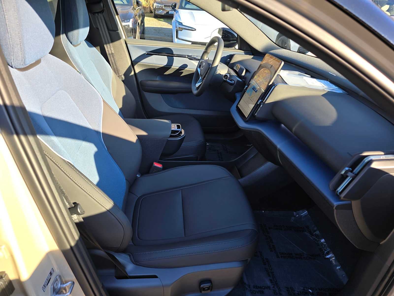 2026 Volvo EX30 Plus